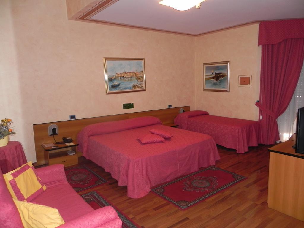 Hotel La Ruota Pianfei Szoba fotó