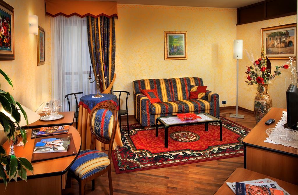 Hotel La Ruota Pianfei Szoba fotó