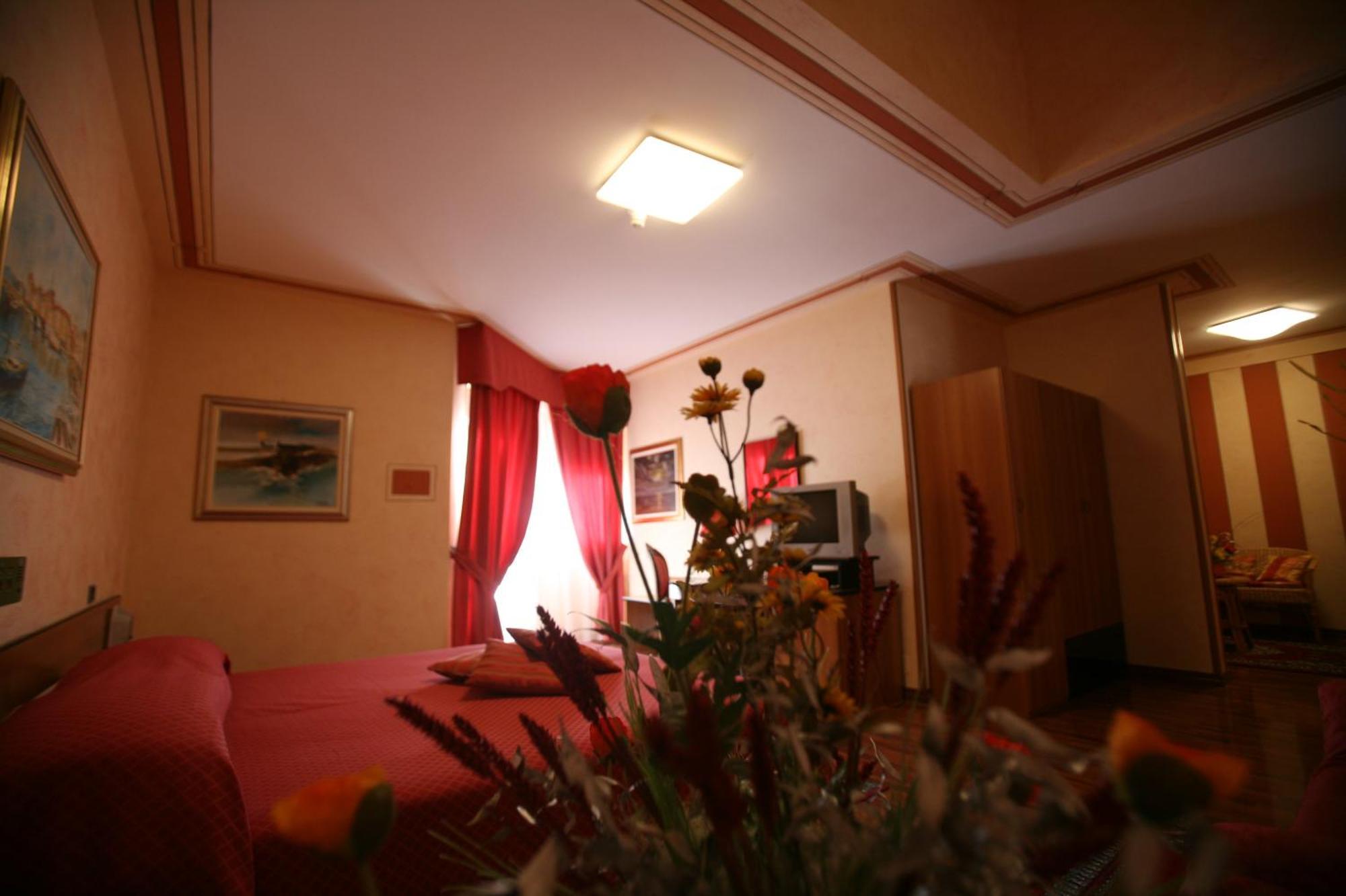 Hotel La Ruota Pianfei Kültér fotó