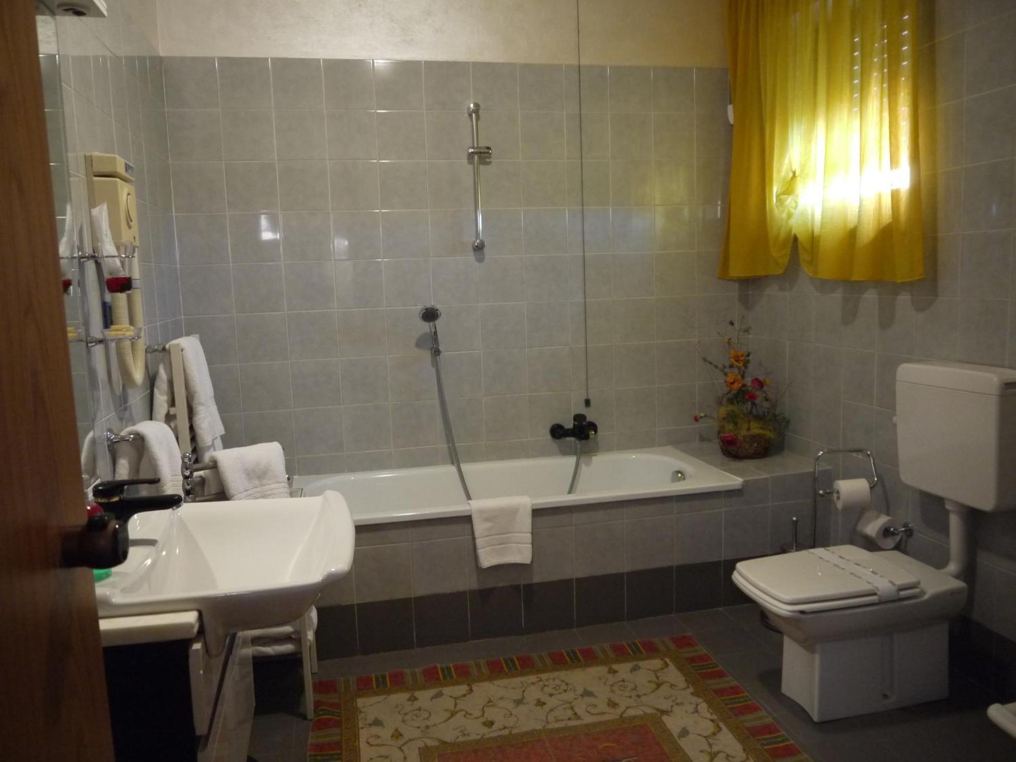 Hotel La Ruota Pianfei Kültér fotó
